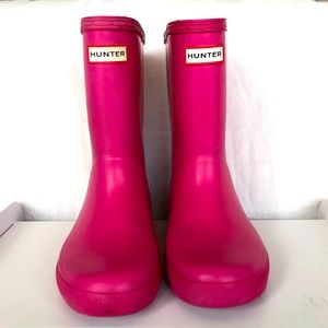 Bright pink Hunter rain or snow boots galoshes girl size 11